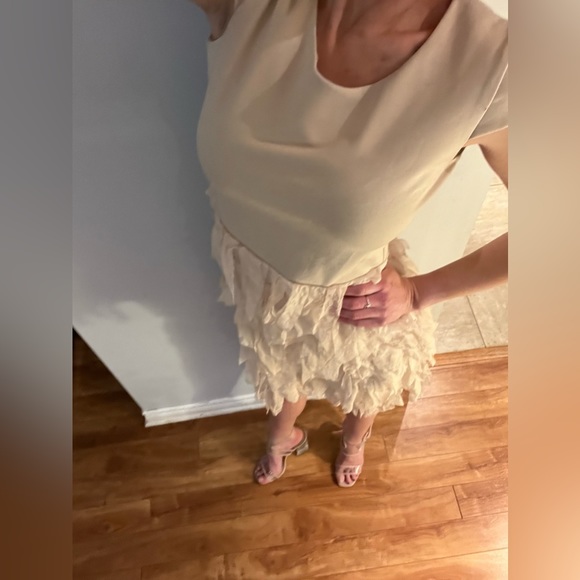 Jouvana London beige feathered dress (8) - Picture 14 of 16